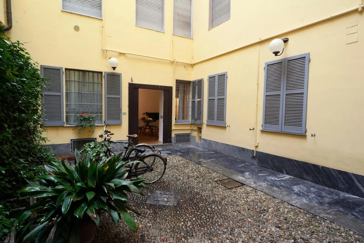 Corso Venezia, In Una Corte Esclusiva Riservata! Milán Itálie